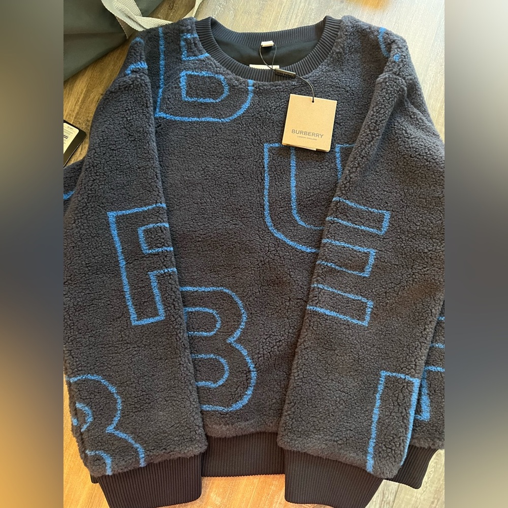NWT kids Burberry sweatshirt 12Y
